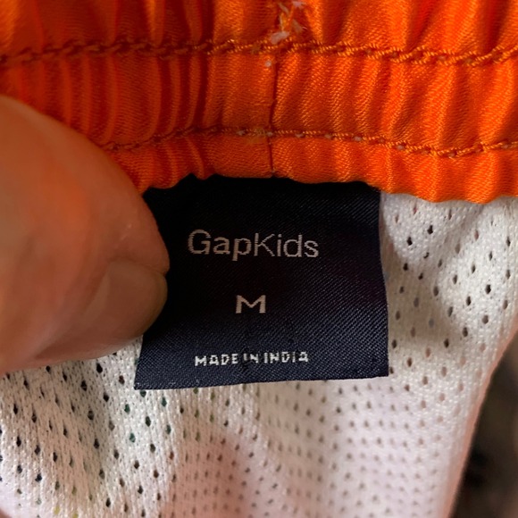 Gap Surf kids preppy multi plaid swim trunks with side and rear pockets. Size M - Picture 3 of 11